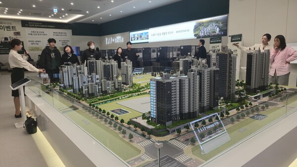 보도자료-‘엘리프 한신더휴 수원’, 착한', 분양가에 특공 선전 1순위 기대.jpg